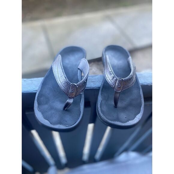 Olukai Women’s Metallic Gray Flip Flop Sz 9 US - Picture 8 of 9